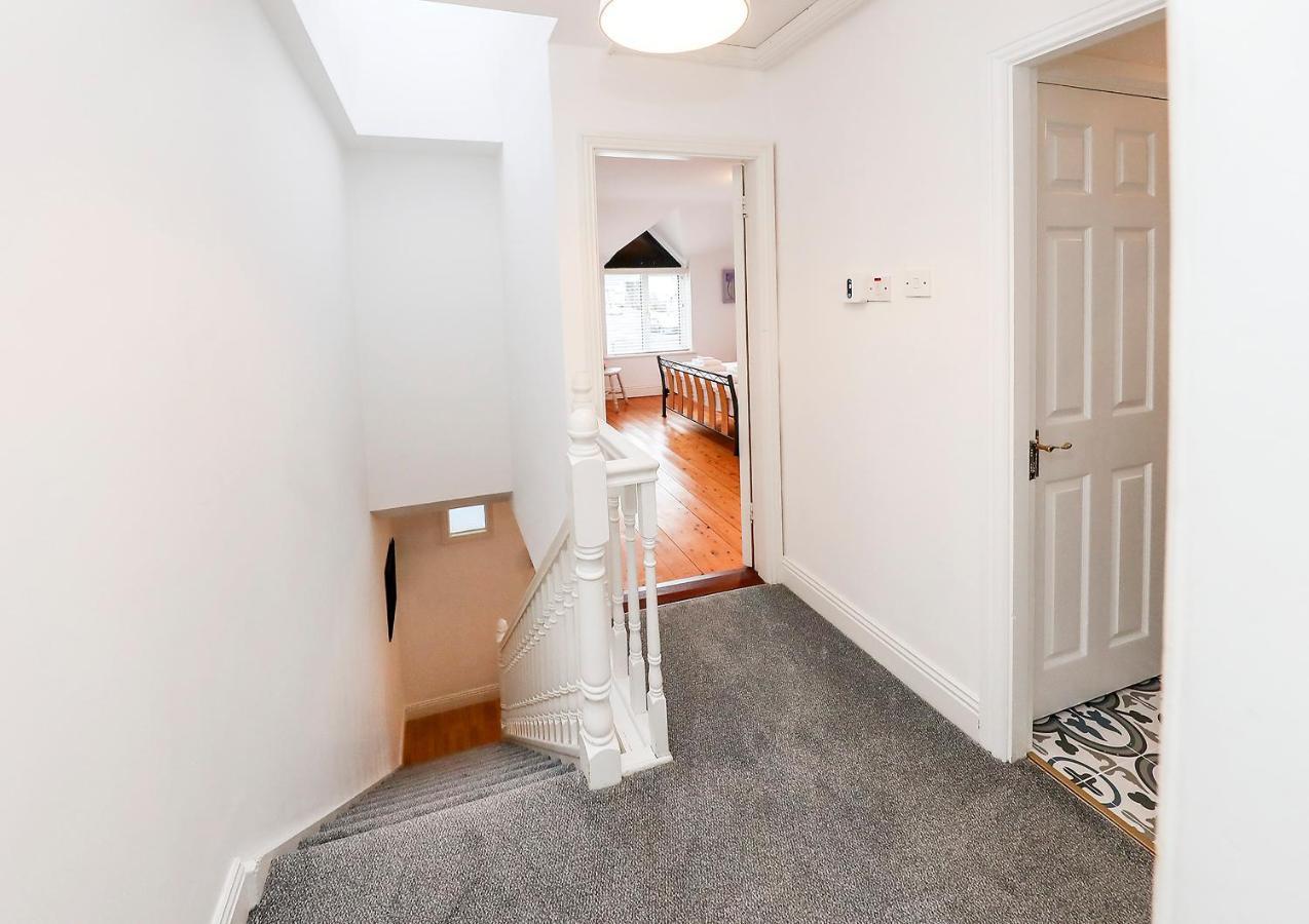 Two Bedroom Townhouse In The Heart Of Dungarvan Exterior photo